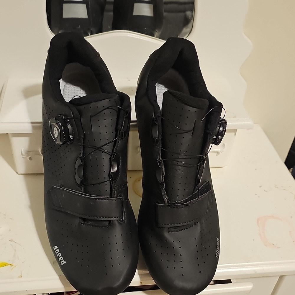 Men's Black Athletic Cycling Shoes with Dial Closure